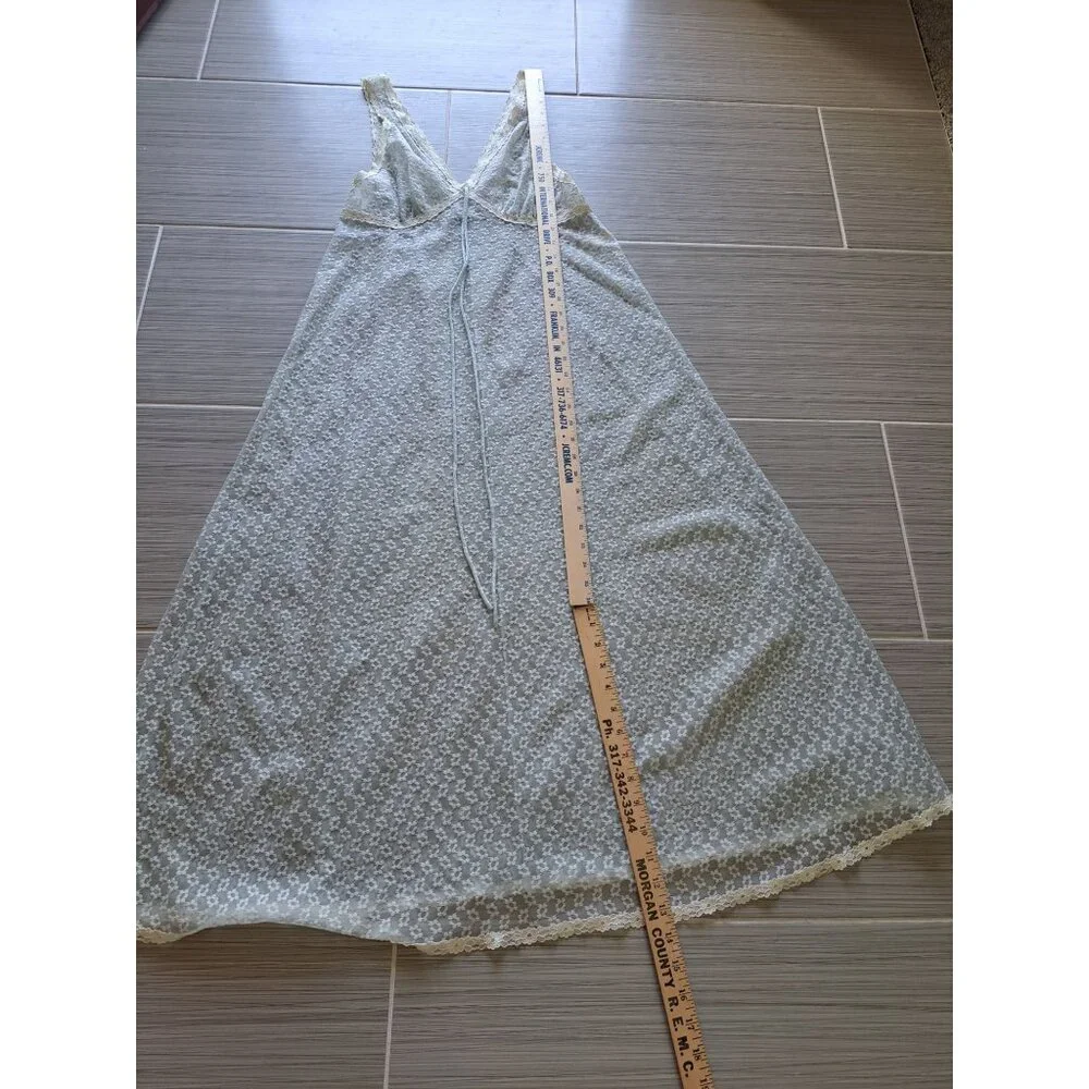 Vintage Penneys Gaymode Sheer Blue Floral Lace Nightgown V-Neck Ivory Trim Med - Picture 9 of 10